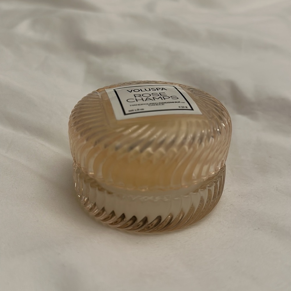 VOLUSPA ROSE CHAMPS CANDLE - Picture 6 of 6